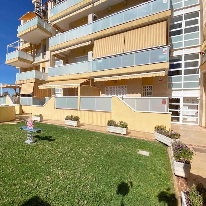 Apartament Modern Flat Close To